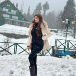 Ishita Raj Sharma Instagram - Experience yourself to know this 😍❄️ Gulmarg, Kashmir