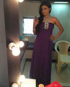 Janvi Chheda Instagram - Chehra Ek...Roop Anek🎭
.
.
.
#lifeofanactor #throwback #cid #cidcops #behindthescenes #noedit #nofilter