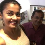 Janvi Chheda Instagram - Papa Ki Pari Hoon Main...!❤️I’m in awe of how much patience Papa has and how invested he is as a father. Always inspiring! . . On another note: Aaj Sunday hai, aaj Sunday hai, toh _______ ka day hai! (Fill in the blank in comments) For me, its ‘movie dekhne ka day hai’. . #nofilter #noedit #mydaddyisthebest #mydaddystrongest
