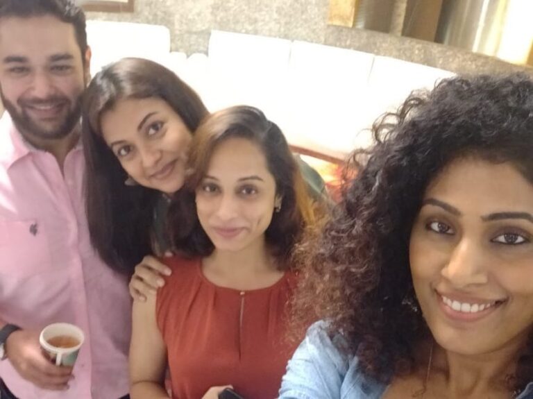 Janvi Chheda Instagram - The bond and the friendship we share is beyond the sets and the makeup rooms. We have been through ups and downs together, supported each other, shared deepest, most heartfelt thoughts and feelings, and even annoyed each other to no end! What an evening of memories for a lifetime! #cid #cidcops #nofilter