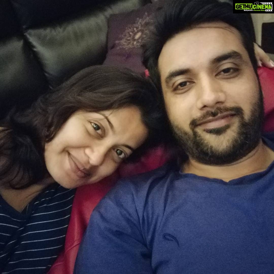 Janvi Chheda Instagram - When you just binge-watched the entire lastest season of ur fav tv show and still want more! Surfing for a movie now! @nishantgopalia #nofilter #houseofcards #netflix #chromecast #sundayfunday