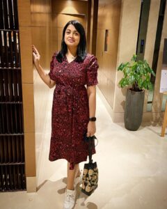 Janvi Chheda Instagram - 37 and Alive.
.
37 and Grateful.
.
37 and Learning.
.
37 and Evolving.
.
37 and Proud.
.
37 and Hungry for more.
.
My Age is not just a number. My age represents my experiences, my moments, my lessons learnt, my losses and my gains. My Age is my Life.
.
And God knows, I don’t want to get younger. I want to move forward and see, what life has in store for me!