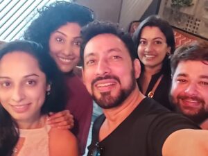Janvi Chheda Instagram - When we teleported to the year 2015🤪
.
Afternoon spent over a hearty meal, roaring laughters and crazy conversations. I love this madhouse!
.
#cid #cidians