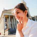 Jayshree Soni Instagram - Look at the bright side of life…. . . . . . . . . . . . . #summer #sun #yellow #fav #sunshine #whiteshirt #atitude #positivevibesonly