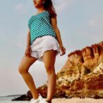 Jayshree Soni Instagram - Keep looking up….. . . . . . . . . . . . . . #hashtag #lookup #keeplookingup #nevergiveup #standup #instagood #instadaily