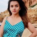 Jayshree Soni Instagram - Keep looking up….. . . . . . . . . . . . . . #hashtag #lookup #keeplookingup #nevergiveup #standup #instagood #instadaily
