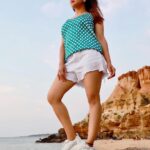 Jayshree Soni Instagram - Keep looking up….. . . . . . . . . . . . . . #hashtag #lookup #keeplookingup #nevergiveup #standup #instagood #instadaily