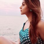 Jayshree Soni Instagram - इंतज़ार…. . . . . . . . . #seaside #sunset #intezar #cantwait #blessme #