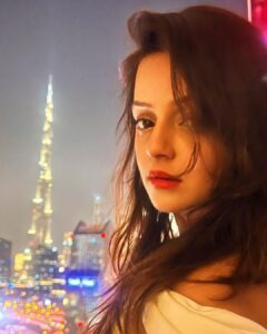Jayshree Soni Instagram - I Love Dubai in Every Way…………….❤️ @adinlove6.  #you dubai #citylights #dubailife #burjkhalifa #beautiful #nightlife #dubainight #dubaiview #beforeparty #happiness #lifewithyou #travelphotography #humtum #iamemirati #travelling