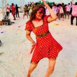 Jayshree Soni Instagram - Super late holi post… Der se aaye par rangeen aaye😜🌈 Celebrated Colours, Celebrated Friendship in Dubai 🎊🌈🔥💃💃🕺🕺 #dubai #holi #latepost #lateholipost #colour #rang #celebration #friendship #bff #dubaimusic #we #happyholi #holi2022 Rixos The Palm Dubai