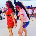 Jayshree Soni Instagram - Super late holi post… Der se aaye par rangeen aaye😜🌈 Celebrated Colours, Celebrated Friendship in Dubai 🎊🌈🔥💃💃🕺🕺 #dubai #holi #latepost #lateholipost #colour #rang #celebration #friendship #bff #dubaimusic #we #happyholi #holi2022 Rixos The Palm Dubai
