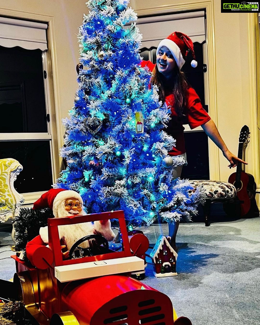 Jayshree Soni Instagram - Late Christmas Post ππ because I was busy with my π
π€£π #santa #latepost #christmas #2021 #christmastree #christmasdecor #red #christmasgifts #applewatch #church Melbourne, Victoria, Australia