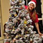 Jayshree Soni Instagram - Late Christmas Post 🎄🙈 because I was busy with my 🎅 🤣😂 #santa #latepost #christmas #2021 #christmastree #christmasdecor #red #christmasgifts #applewatch #church Melbourne, Victoria, Australia