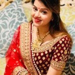 Jayshree Soni Instagram – Diwali eve… happinesses in the air… blessings, Maa Laxmi🙏 Prayers 🙏 🙏🙏🙏
@adinlove6 

#maalaxmi #diwali #festival #festivaloutfit #latepost #celebration #divine #lights #candles #lahnga