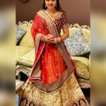 Jayshree Soni Instagram - Diwali eve… happinesses in the air… blessings, Maa Laxmi🙏 Prayers 🙏 🙏🙏🙏 @adinlove6 #maalaxmi #diwali #festival #festivaloutfit #latepost #celebration #divine #lights #candles #lahnga