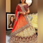 Jayshree Soni Instagram - Diwali eve… happinesses in the air… blessings, Maa Laxmi🙏 Prayers 🙏 🙏🙏🙏 @adinlove6 #maalaxmi #diwali #festival #festivaloutfit #latepost #celebration #divine #lights #candles #lahnga