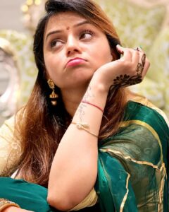 Jayshree Soni Instagram - Never knew Karwa Chauth Could be this much special & credit goes to you….Pati 👏👏👏@adinlove6 You make everyday special for me….Day started with your Sargi and ended with your Dal makhni… which was 1000/100… amazingly delicious…. tumhare hath ki dal makhni ke liye Mai har maheene karwa chauth Karne ko taiyaar hun..🤣🤣🤣 Thanks Chanda Her Saal meri bhi umar lambi karne ke liye🙏❤️😘 Tum hi ho Bandhoo Sakha tumhi ho…❤️😘❤️Mera Adrak #karwachauth #soulmates #twinflame Australia