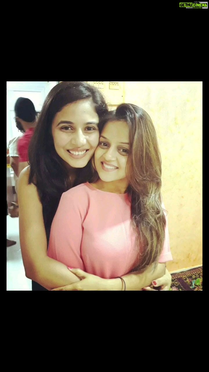 Jayshree Soni Instagram - Wish you a happiest B'day ma love Soni Moniπππ I seriously miss you a lot.. God plz sab theek kar do I want to Hug my friend Sonia.... @ohgodsonia Love you to the moon and backβ€ plz be safe wherever you are with your family. I want to see you as hot as today in 80's too. π€ͺ aaj sachhi tujhe bahot miss kar rahi hun.... I wish I could flyππ enjoy your second lockdown Birthday πππ