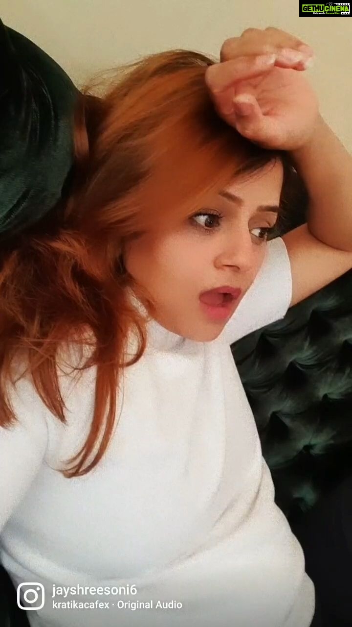 Jayshree Soni Instagram - Aapko kya achha lagta hai ??