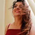 Jayshree Soni Instagram - What’s one thing on your mind today?” Tell me tell me ??? #thoughtoftheday #vichar #tellmewhatsonyourmind #explorepage #instathought #austrália #stkildabeach #photograph