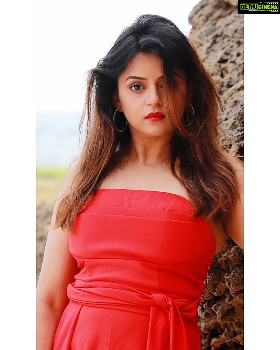 Jayshree Soni Instagram - Kyo rona ?? when you have good clicks in your gallery... f*** the Corona... Ghar par hi rahona..😄😀. Australia