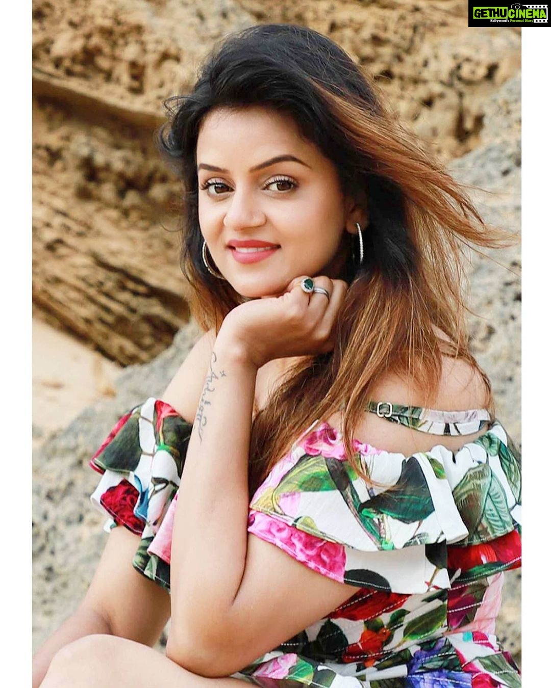 Jayshree Soni Instagram - So many reasons To Be Happy Today. . . . . . . #actorportrait #actorphotography #portraitphotographys #indiaportraits # #modelindia #fashionindian #photoshotindia #artistindia #indiabeauty #beautifulladies #portraiture #jayshreesoni #indianeyes #indianeyemakeup #tvactress #tvactors Queenscliff, Victoria