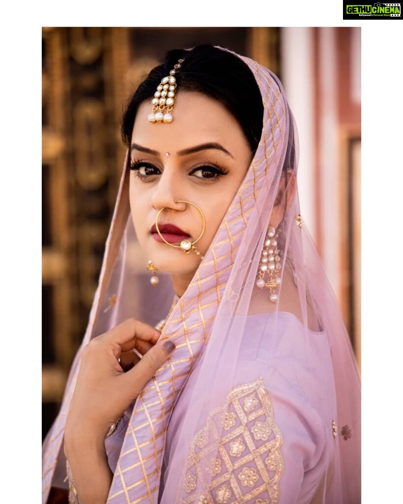 Jayshree Soni Instagram - नखराली बीनणी . . Photo credit: @john_z_lepcha . #actorportrait #actorphotography #indiaportraits #modelindia #indiabeauty #beautifulladies #indianeyes #tvactors #marwari Jaipur Market