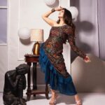 Jayshree Soni Instagram – This dress is perfect for a party night with itβs color combination or black, blue and gold! π₯°
The frill pattern gives the overall dress a very fashionable and funky look! π
To shop this look,
DM for customisation and to place order! β
Fashion Designer/Stylist: @roselinmiddleton_
Model : @jayshreesoni6
Photographer: @baliphotographyofficial
Assistant: @sheetal_pal @ankita_mishra2000
Make-up Artist: @mr_chishty_makeup
Hairstylist: @hairstylepuja
.
.
.
#womenwear #womendress #roselinmiddleton #fashiondesigner #fashionstylist #trendyfashion #bluedress #partydress Mumbai, Maharashtra