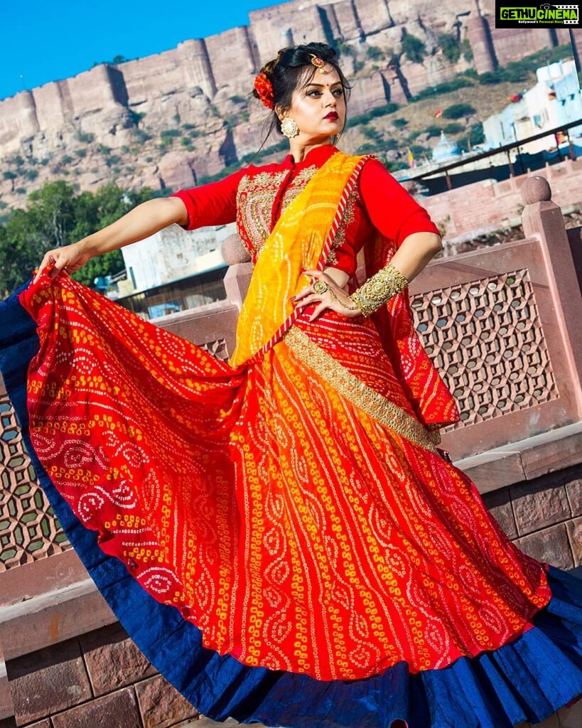 Jayshree Soni Instagram - Padharo Maahre Desh. . . . . . #actorportrait #actorphotography #portraitphotographys #indiaportraits # #modelindia #fashionindian #photoshotindia #artistindia #indiabeauty #beautifulladies #portraiture #jayshreesoni #indianeyes #indianeyemakeup #tvactress #tvactors #jodhpur #mehrangarh #rajasthan #team #jodhpurdiaries #rajasthani #jodhpurbluecity #jodhpurbeauty #jodhpurmakeupartist #jodhpurstyle . . . Credits: Outfit by @panishaofficial Photography by @royalrajwada_photography @lakkigehlote Photographers: Gajendra bhati & Nitesh gehlot Hair & Makeup: Geetanjali @rozbelle_beauty_proffessional . Organiser: Ravi @guruorganizer Jodhpur Fort
