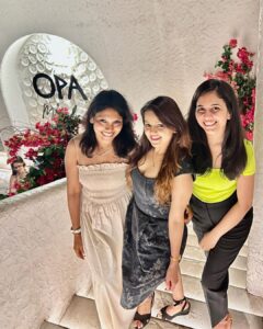 Jayshree Soni Instagram - Friends for Life…. Forever😘❤️😇
.
.
.
. 
#opakipos #greecetheme #friends #reunion #bff #saturdaynight #drinks #tequila #greekfood #greekmusic