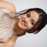 Jayshree Soni Instagram - Be your own kind of beautiful… . . . . . Photo credits : @arnob_ghosh_ Hairstylist : @shahingilani #photoshoot #mumbai #newlook #forachange #beyourownkindofbeautiful #good-vibes