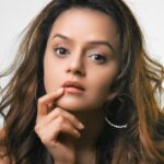Jayshree Soni Instagram - Vibesss…. 💜💜💜 . . . Thanks to @arnob_ghosh_ Shot by: @arnob_ghosh_ #phot #photoshoot #purple #mood #vibes #feel #mumbai #hashtags