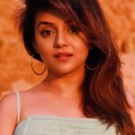 Jayshree Soni Instagram - I decide my vibes and happy one is the most favourite….😄 . . . . . . . . . . . . . . . . . . . . . #happyvibes #instagram #happiness #instagood #captions #sunset