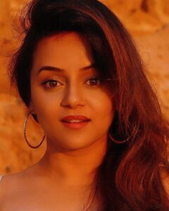 Jayshree Soni Instagram - I decide my vibes and happy one is the most favourite….😄
.
.
.
.
.
.
.
.
.
.
.
.
.
.
.
.
.
.
.
.
.
#happyvibes #instagram #happiness #instagood #captions #sunset