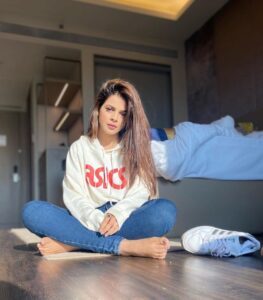 Jigyasa Singh Instagram - Sticking to the b-ASICS 🌸

📸 @shekhar_g28