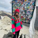 Jigyasa Singh Instagram - Lets wander where the 📶 wifi is weak ! 😋🍬 Khardungla 18380 Ft.