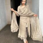 Jigyasa Singh Instagram - Putting on my actual style… Always a fan of timeless indian wear ! Wearing @roze.india ❤️