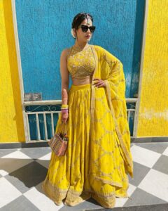 Jigyasa Singh Instagram - There’s nothing a man can do that I can’t do better & in heels !
A Woman is a full circle. 
We create, We nurture, We Transform. 
Happy Women’s Day to all the beautiful ladies out there 💫💕

Hair and makeup by : @sushmakhandagle & @shekhar_g28