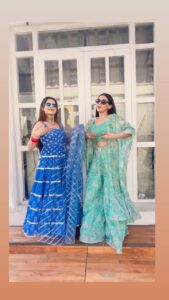 Jigyasa Singh Instagram - Chaka chak day with @rachana.mistry.1604 💃🏻❤️💫

Thankyou @aakashahuja for capturing 2 chaka chak girls 🤭😬
