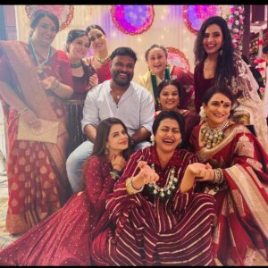 Jigyasa Singh Instagram - थपकी प्यार की 2 ❤️

Little did i know that it would end before 'the end'.
Friends, well-wishers, my loyal audience, fans..everyone keep asking why i left the show in between but sometimes prioritising health & yourself is a Must. 
This show wasn't just another show for me. It was a child whom i was raising. 
Trust me when i say this, it has been way more difficult for me to make this decision than anything else ever. 

I have had the bestest times during this season, made the sweetest of memories & met some really really amazing people. 

Thank you @ved14august @ritu_raj1978 @shoonya_square  for believing in me as "Thapki" once again & supporting me in the hardest of times. 
Thanking @sonnalakakar ma'am for always believing in me for every character ❤️
Thanking @sanjaysatavase sir and @agarwalrinks sir for being the sweetest directors one can ever wish to work with ! 
@chhayachouhan you know what you mean to me..Thankyou for every little bit. ❤️
@aaroosheesood for being so sweet & supportive. 
@simranushha @sshweta_mishra i am blessed to know & to have worked with girls like you .. 💕
@jaya.bhattacharya 
This lady has been there with me since season 1..Always smiling , always joyful and i've learned so much from her,shared every emotion..
Thankyou ma'am ❤️
#shri * 3 @aakashahuja ji 🤣 Thankyou for being the best co-star i've worked with & for always keeping the mood on set light, cheerful & full of laughter (whats wrong with you Daminee Ka Dost hahaha 🤣)
@rachana.mistry.1604 
My girlfriend since Shakti. 
Scenes with you were super fun & will always miss our gossiping sessions. Always there for you.! ❤️
Thanking all my co-actors @farida.dadi.73 @nehayadav_official @mummaz_lillgirlforever @tumhaaresamaksh @shital_antani @pal.arup08 @someshsharmaofficial @upadhyay.urvashi @nandinimaurya @vorapratishofficial @akshayabhingarde (stay the same cause people like you are hard to find ❤️) 
Thank you to every single one working behind the camera.

Lastly, i would personally want to thank every single FAN, Fan group, my audience for accepting & appreciating all my work & every character i portray. 
We are nothing without your love & support. 
Dil Se Shukriya ❤️🙏