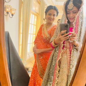 Jigyasa Singh Instagram - थपकी प्यार की 2 ❤️

Little did i know that it would end before 'the end'.
Friends, well-wishers, my loyal audience, fans..everyone keep asking why i left the show in between but sometimes prioritising health & yourself is a Must. 
This show wasn't just another show for me. It was a child whom i was raising. 
Trust me when i say this, it has been way more difficult for me to make this decision than anything else ever. 

I have had the bestest times during this season, made the sweetest of memories & met some really really amazing people. 

Thank you @ved14august @ritu_raj1978 @shoonya_square  for believing in me as "Thapki" once again & supporting me in the hardest of times. 
Thanking @sonnalakakar ma'am for always believing in me for every character ❤️
Thanking @sanjaysatavase sir and @agarwalrinks sir for being the sweetest directors one can ever wish to work with ! 
@chhayachouhan you know what you mean to me..Thankyou for every little bit. ❤️
@aaroosheesood for being so sweet & supportive. 
@simranushha @sshweta_mishra i am blessed to know & to have worked with girls like you .. 💕
@jaya.bhattacharya 
This lady has been there with me since season 1..Always smiling , always joyful and i've learned so much from her,shared every emotion..
Thankyou ma'am ❤️
#shri * 3 @aakashahuja ji 🤣 Thankyou for being the best co-star i've worked with & for always keeping the mood on set light, cheerful & full of laughter (whats wrong with you Daminee Ka Dost hahaha 🤣)
@rachana.mistry.1604 
My girlfriend since Shakti. 
Scenes with you were super fun & will always miss our gossiping sessions. Always there for you.! ❤️
Thanking all my co-actors @farida.dadi.73 @nehayadav_official @mummaz_lillgirlforever @tumhaaresamaksh @shital_antani @pal.arup08 @someshsharmaofficial @upadhyay.urvashi @nandinimaurya @vorapratishofficial @akshayabhingarde (stay the same cause people like you are hard to find ❤️) 
Thank you to every single one working behind the camera.

Lastly, i would personally want to thank every single FAN, Fan group, my audience for accepting & appreciating all my work & every character i portray. 
We are nothing without your love & support. 
Dil Se Shukriya ❤️🙏