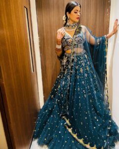 Jigyasa Singh Instagram - D'Day Green ! 💚✅

Wearing @kalkifashion 👗
Jewellery by : @minerali_store 💕
Hair and makeup by : @sushmakhandagle & @shekhar_g28