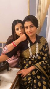 Jigyasa Singh Instagram - Complete failed 8th attempt by us ! 🤣🤣
@jaya.bhattacharya 🤓
