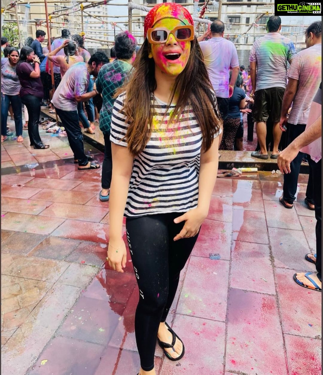 Jigyasa Singh Instagram - Do me a favour ? #letsssssplayyyholi 😂