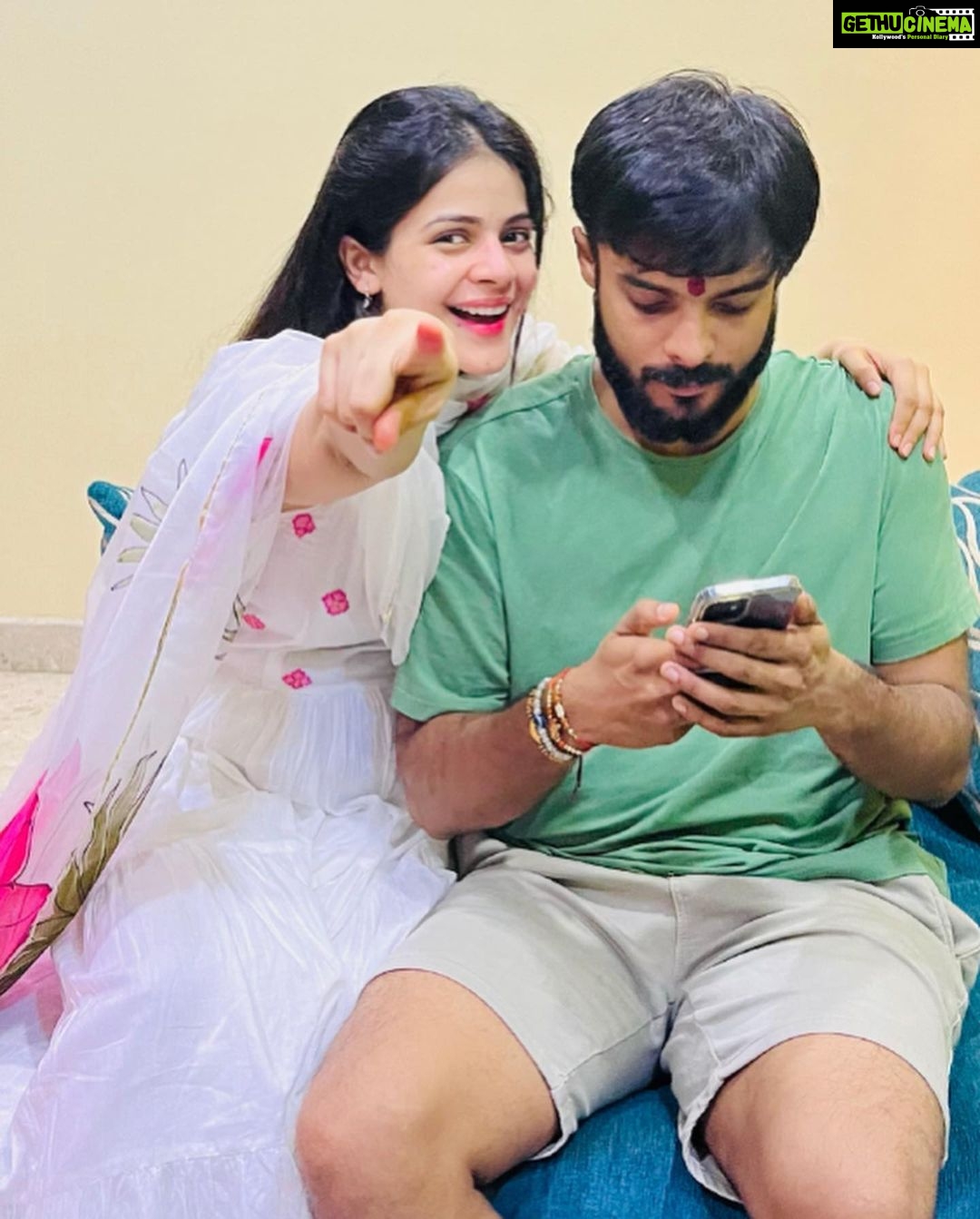 Jigyasa Singh Instagram - Happy Birthday Big Brother ♥️ @pranav.singh28 Growing up with you as my brother is among the best things that has ever happened to me.. You have not only been my brother but also my best friend and companion..Thankyou for choosing me as your little one and for taking utmost care of me ♥️👫 Always looking upto you 😬 I love you to the moon and back, to infinity and beyond..praying always for you 🧿♥️