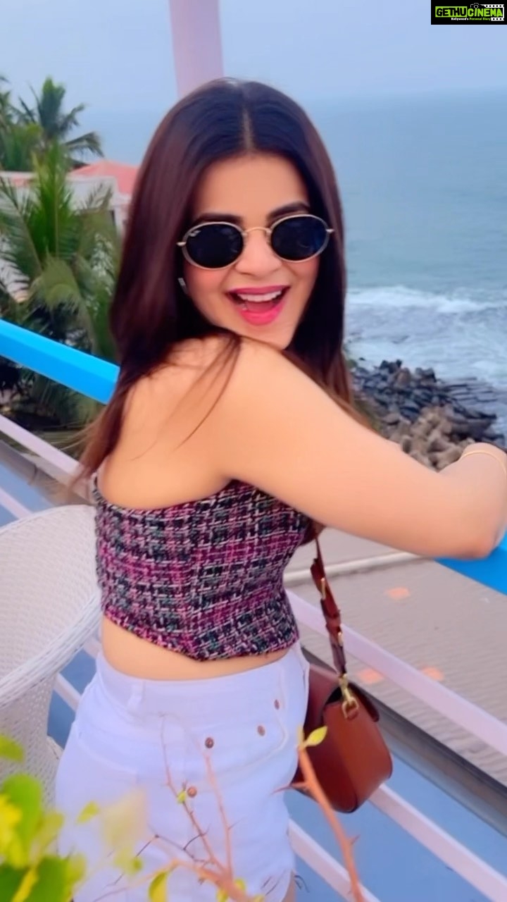 Jigyasa Singh Instagram - To good times ! 🥂 @purplemartinigoa Purple Martini at Sunset Point, Goa