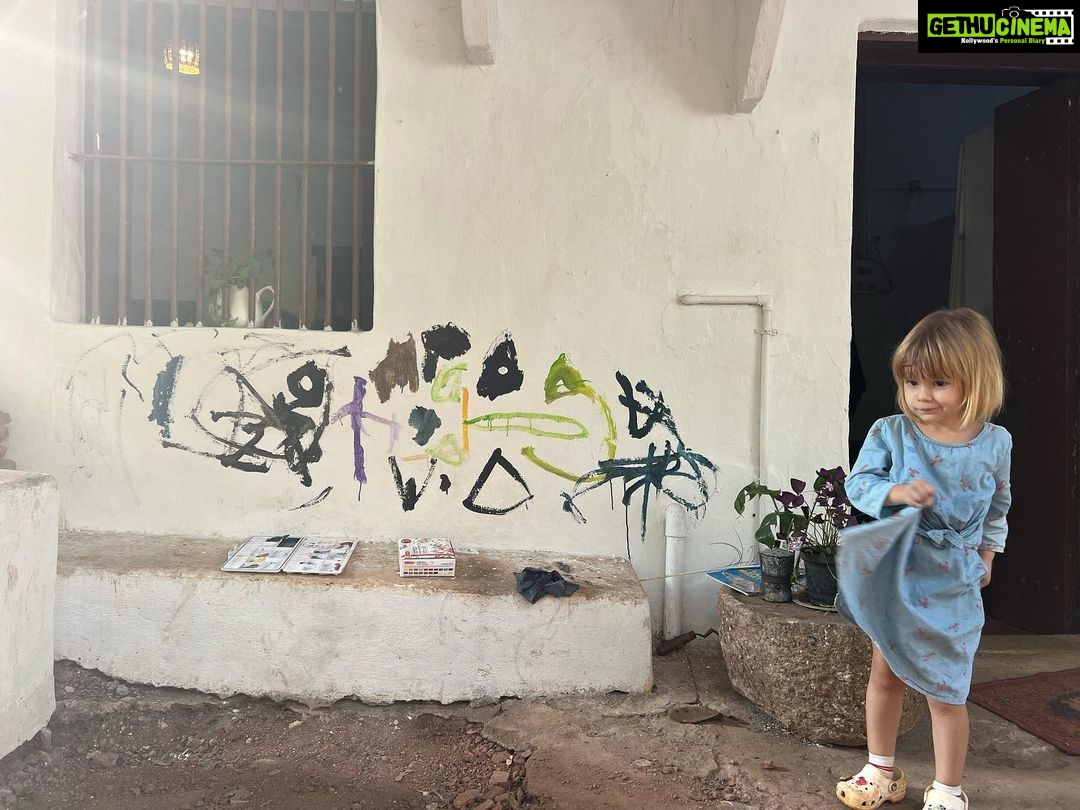 Kalki Koechlin Instagram - A visit to the artists @plot.point @shanawaz421