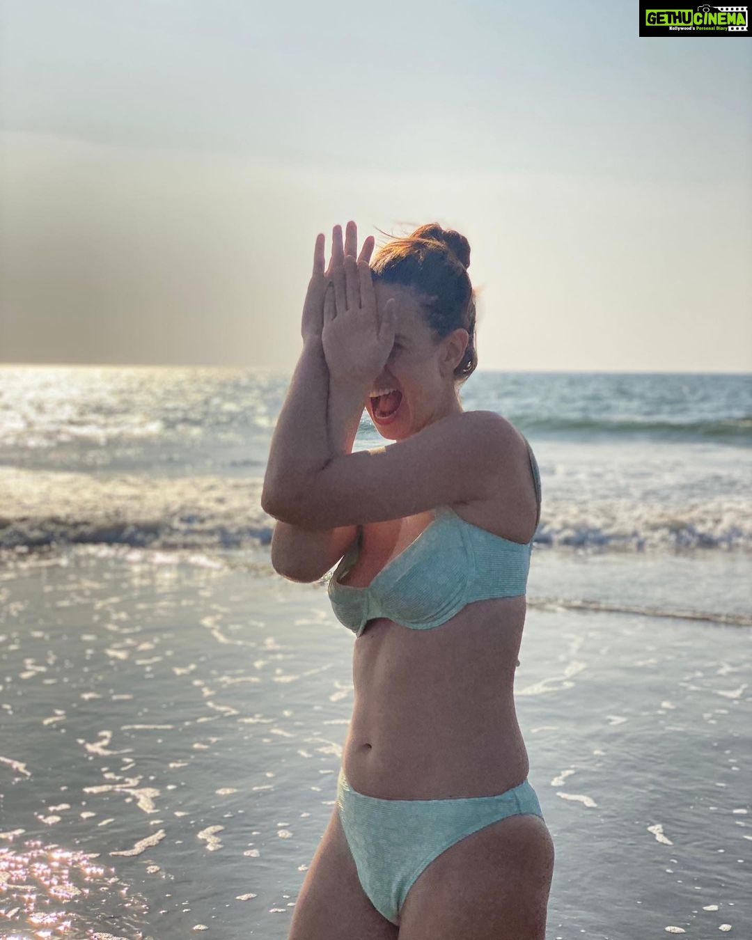 Kalki Koechlin - 67.1K Likes - बिकिनी बौड😉
The body changes…shrinks and enlarges, stretches and ages, breaks and fixes itself, cries, laughs and leaves scars that are witness to its healing, some days it’s less easy to show off, and ten years down the line I’ll have a different set of challenges, but today, I’m celebrating this extraordinary machine.
Amazing improvised shoot by @shanawaz421 🤗