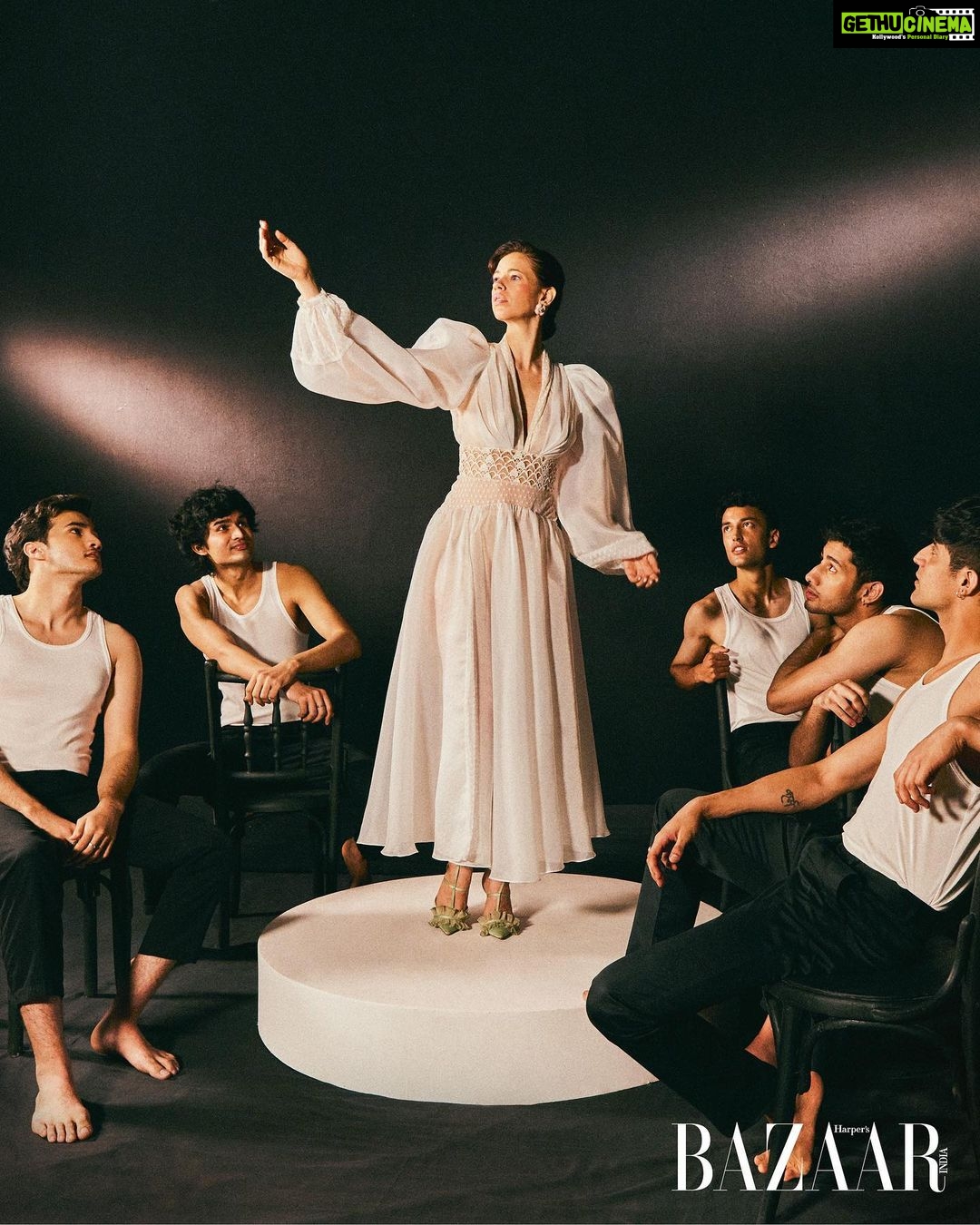 Kalki Koechlin Instagram - More drama… The art issue @bazaarindia Editor @nandinibhalla Photographs by @nehachandrakant Styling by @pranayjaitly @shounakamonkar Make-up @krisann.figueiredo.mua Hair: @makeupnhairbyankita Hair and Make up assitants Virja Mehta and Jennifer Nazareth @makeupbyvirja Fashion Assistants @d.shubham_j @ankurrpathak Production @studiogaaba