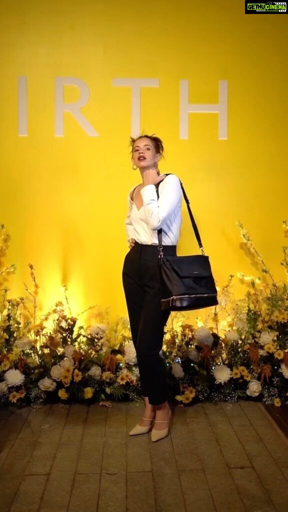 Kalki Koechlin Instagram - Who says bags cannot be stylish yet super functional? IRTH Bags from the House of Titan have features for all things and are stylised. Own yours at irth.in #IRTHBags #houseoftitan